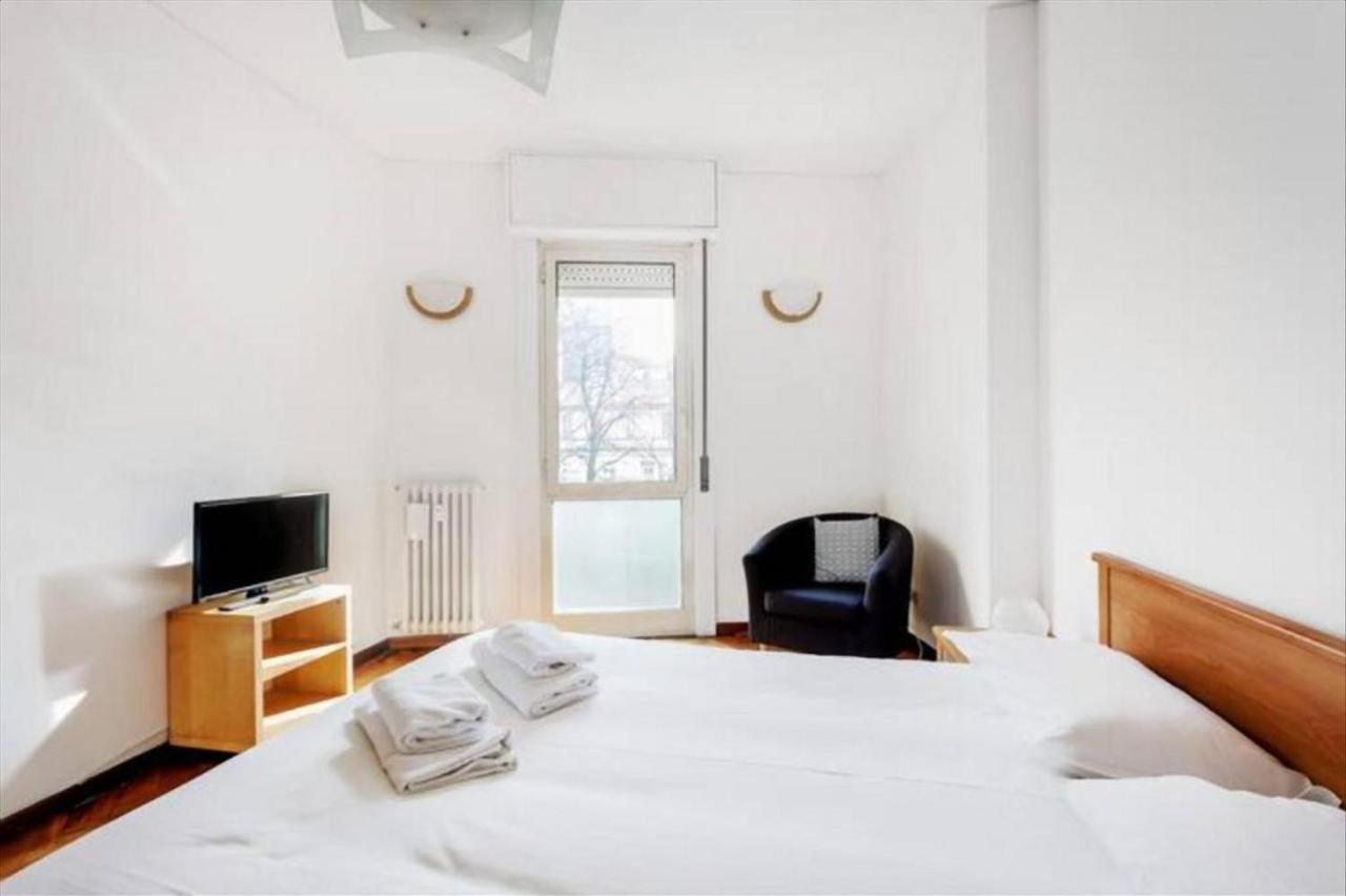 Porta Romana Comfortable Flat con Balcone Milán Exterior foto